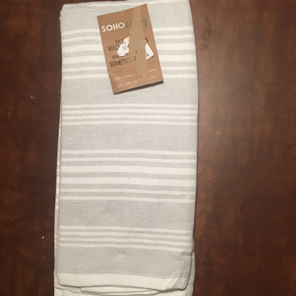 NWT SOHO living towels set of 2 dish towels